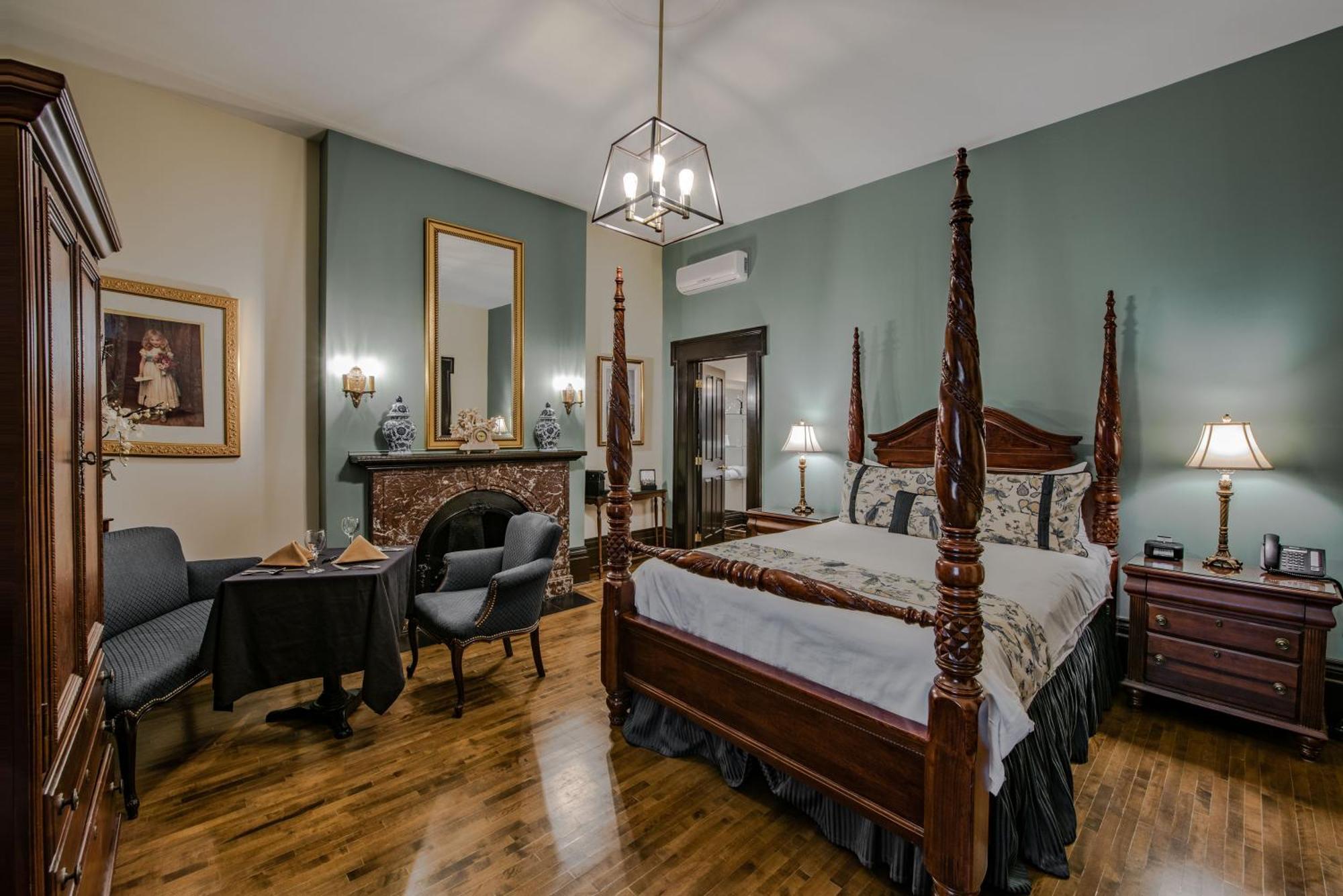 Chambre Lit Queen-Size Prestige – Étages Inférieurs